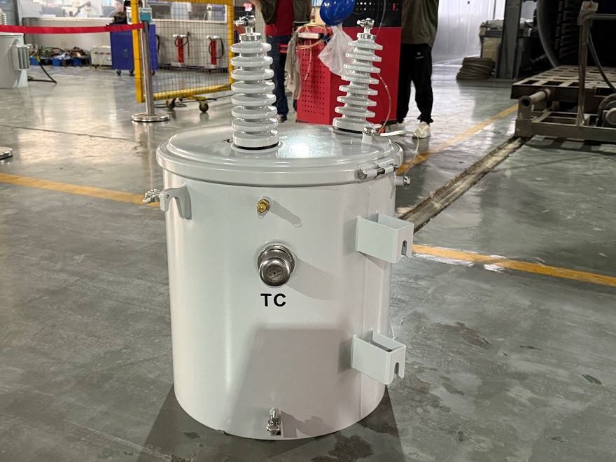 50 kVA single-phase pole-mounted transformer 50 kVA single-phase pole-mounted transformer